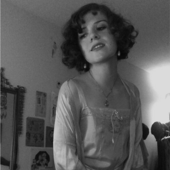 Meet your Posher, Emma - Picture 3 of 5